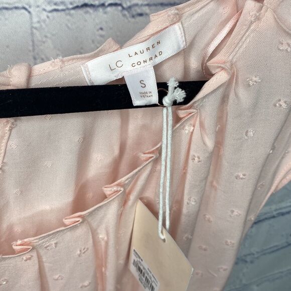 Soft Pleated Pink Blouse - Picture 6 of 6